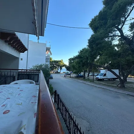 Daire Tsatsalmas With Sea View *