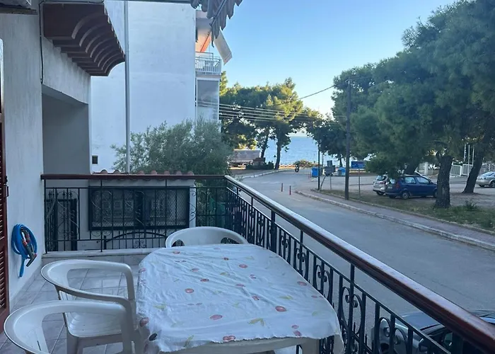 Tsatsalmas With Sea View *